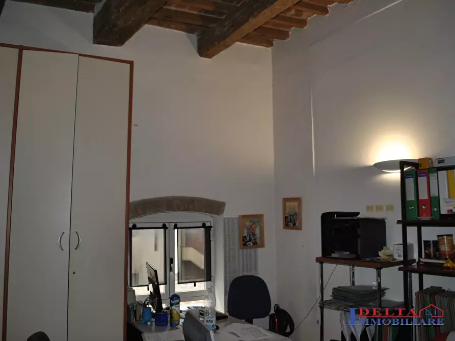 Immagine 8 di Ufficio in vendita  a Rosignano Marittimo
