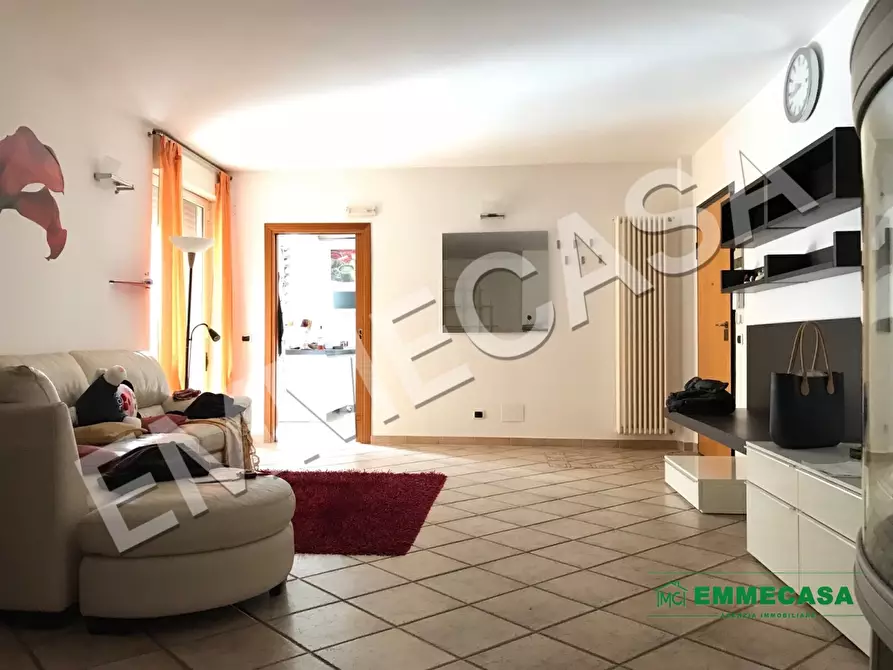 Immagine 5 di Appartamento in vendita  a Valenzano