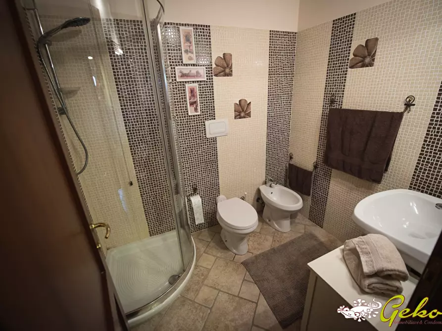 Immagine 9 di Villa in vendita  a San Gimignano