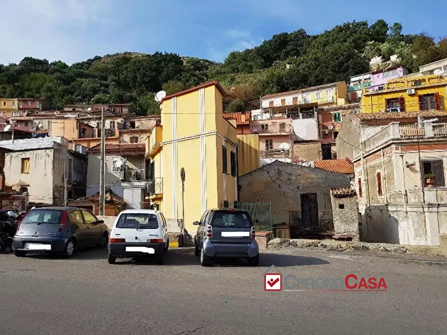 Immagine 6 di Rustico / casale in vendita  a Messina