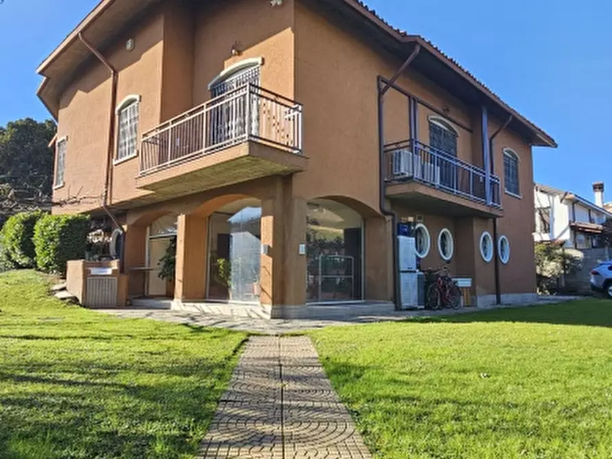 Immagine 1 di Villa in vendita  a Milano