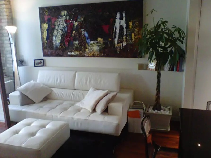 Immagine 2 di Appartamento in affitto  a Parma