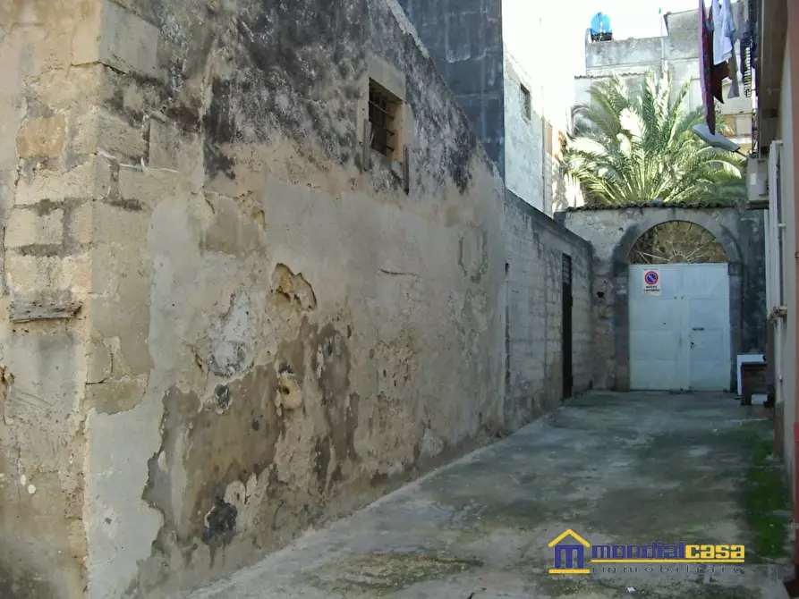 Immagine 2 di Casa indipendente in vendita  a Pachino