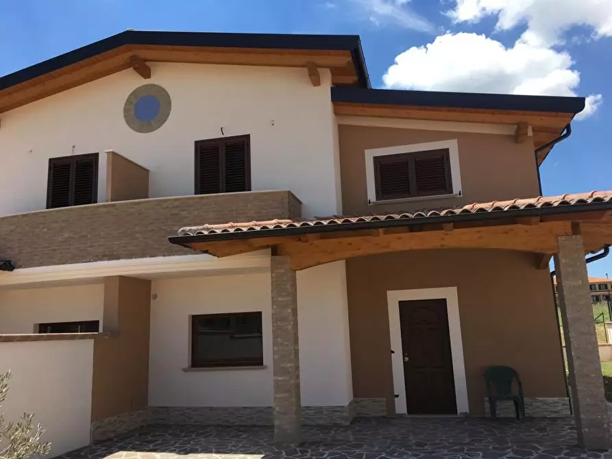 Immagine 4 di Villa in vendita  a Rosciano