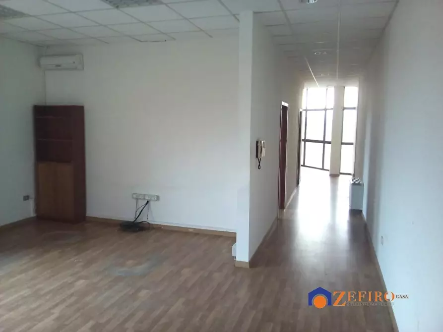 Immagine 4 di Ufficio in affitto  a Bologna