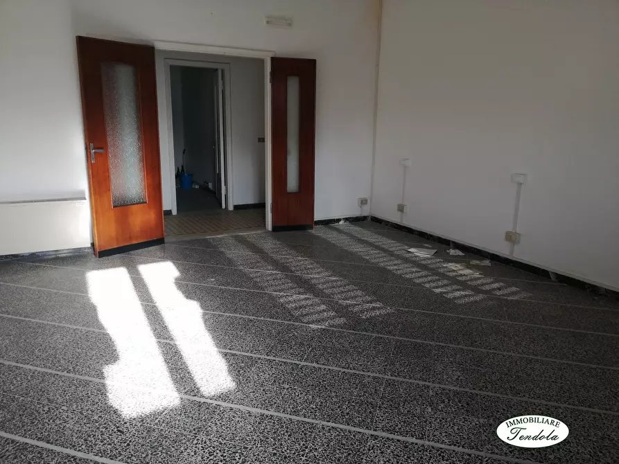 Immagine 2 di Casa indipendente in vendita  a Carrara