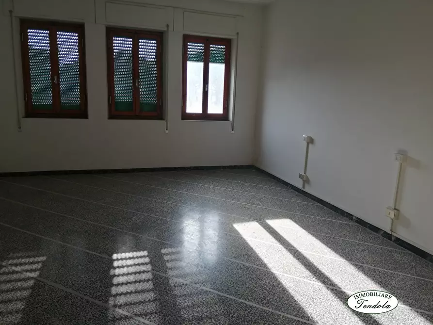 Immagine 3 di Casa indipendente in vendita  a Carrara