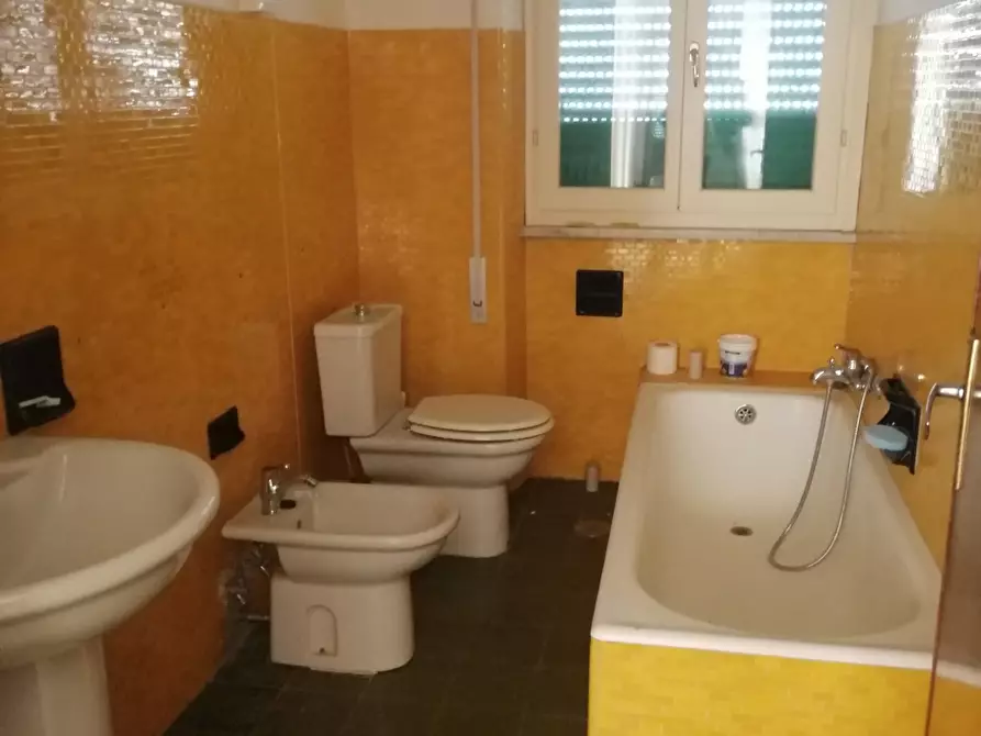 Immagine 5 di Casa indipendente in vendita  a Carrara