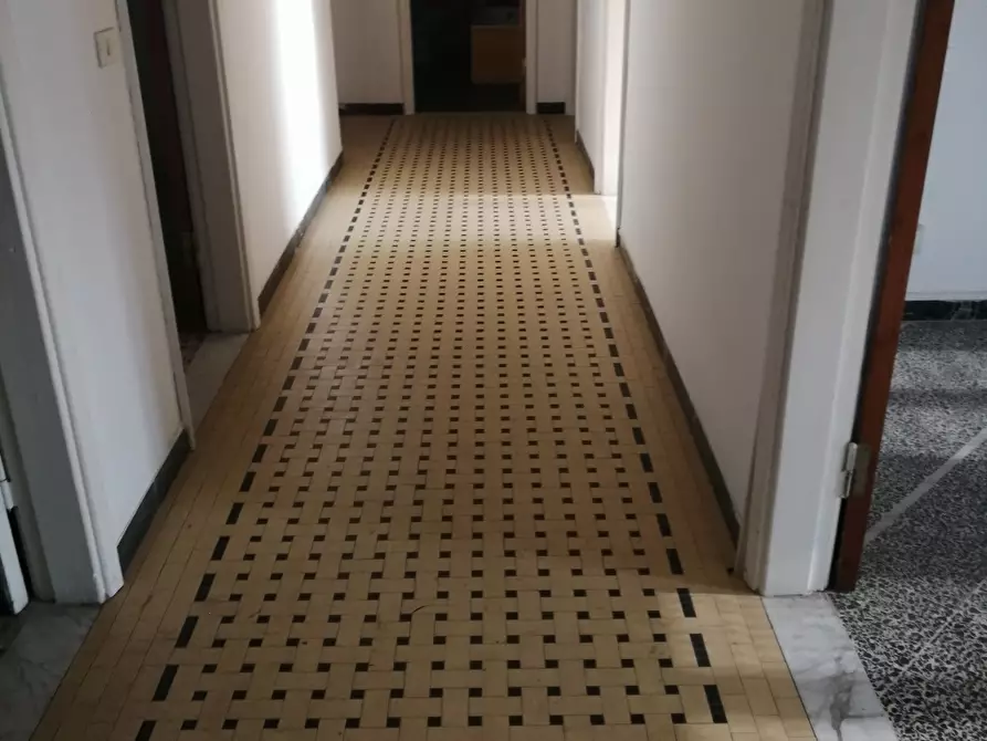 Immagine 8 di Casa indipendente in vendita  a Carrara