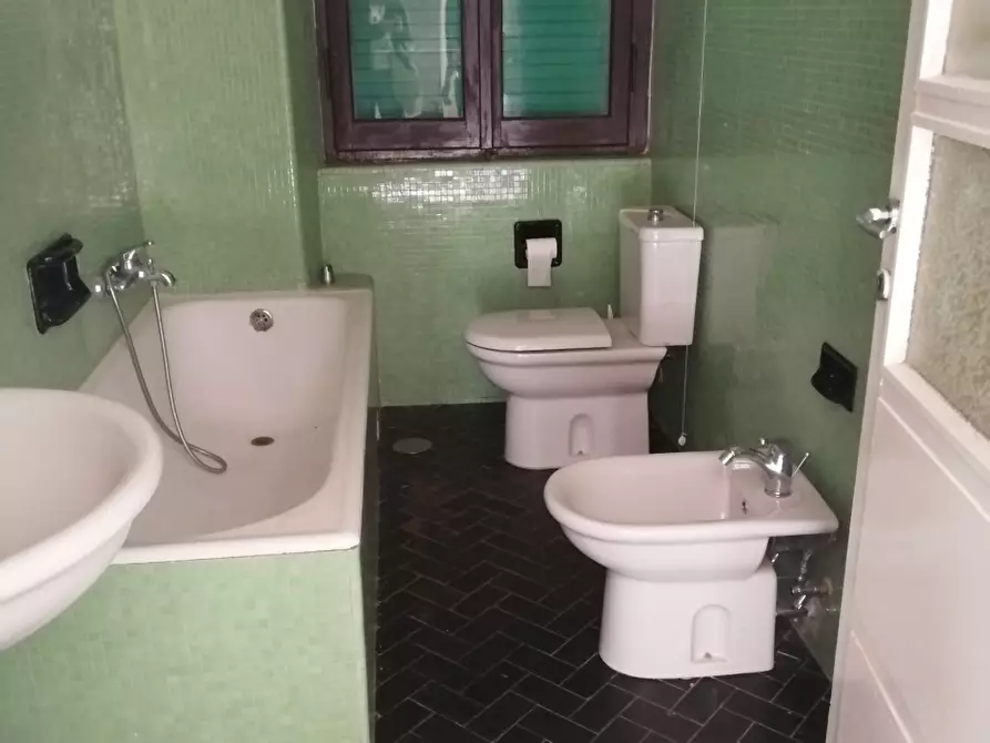 Immagine 10 di Casa indipendente in vendita  a Carrara