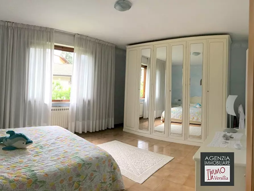 Immagine 8 di Villa in vendita  a Massarosa