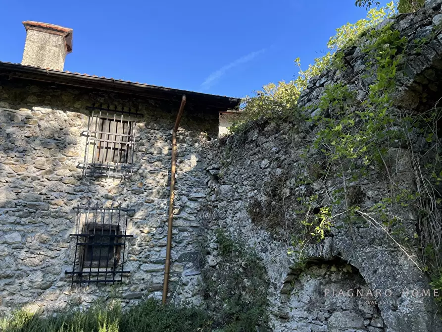 Immagine 7 di Rustico / casale in vendita  a Fivizzano