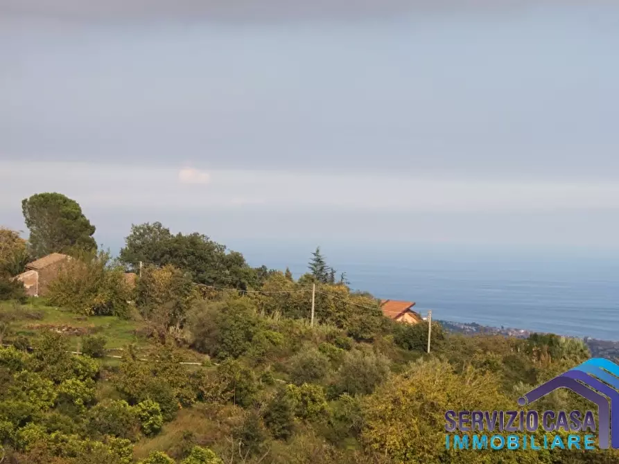 Immagine 2 di Rustico / casale in vendita  a Giarre