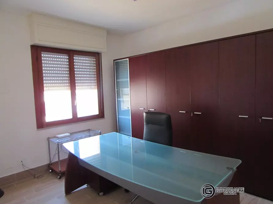 Immagine 4 di Ufficio in vendita  a Olbia