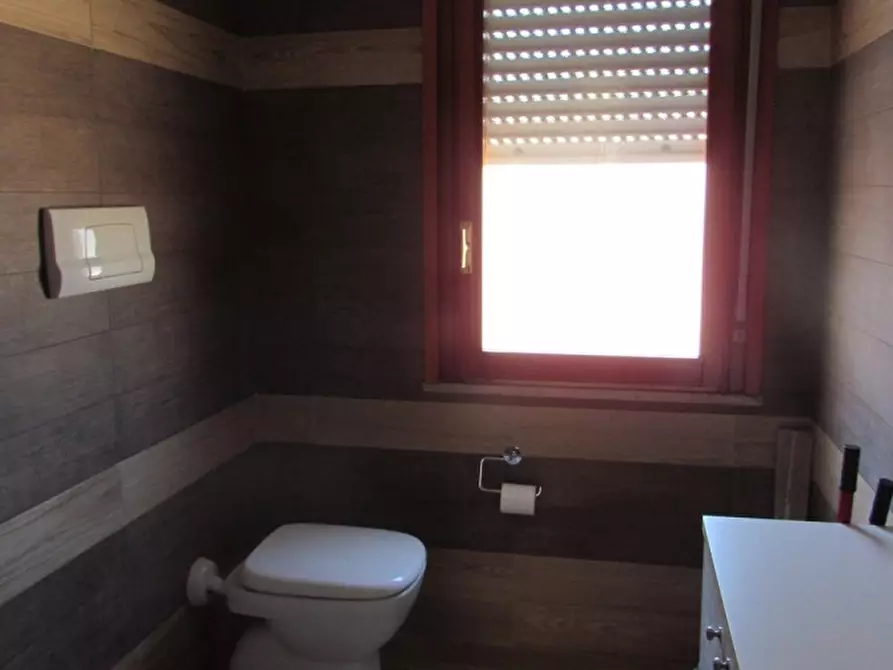 Immagine 5 di Ufficio in vendita  a Olbia