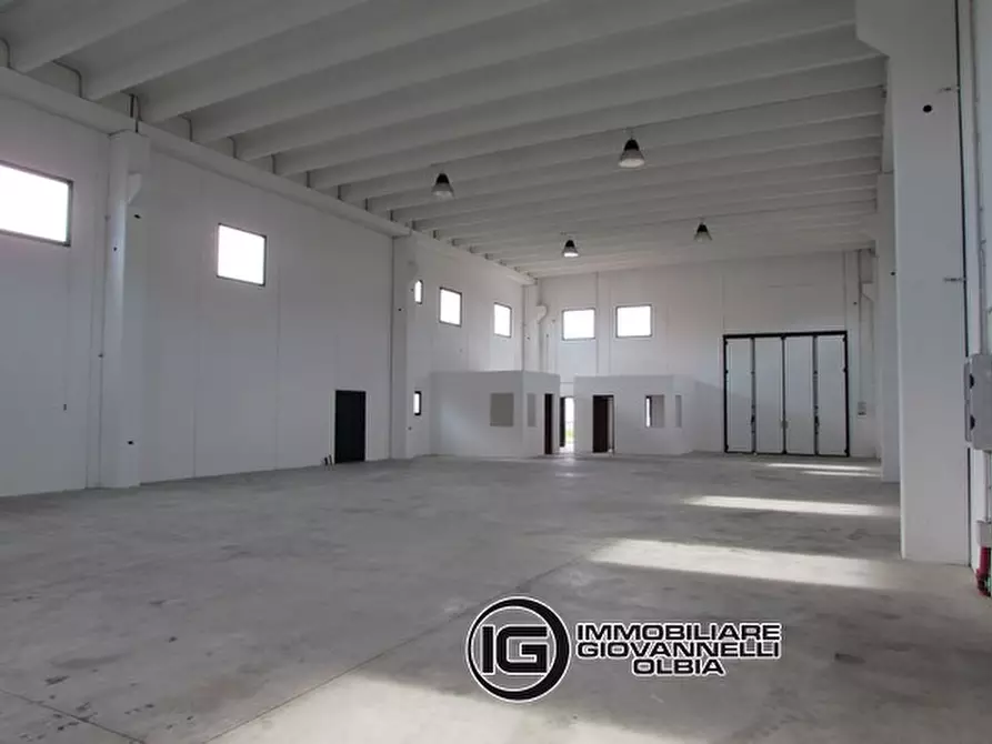 Immagine 3 di Ufficio in vendita  a Olbia