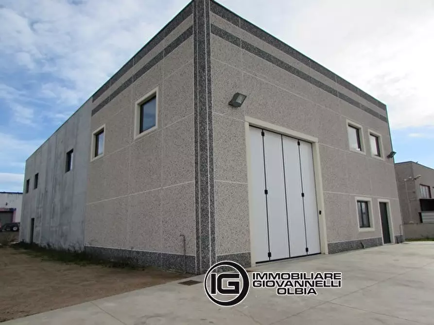 Immagine 4 di Ufficio in vendita  a Olbia
