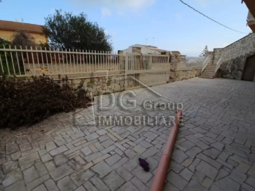Immagine 2 di Villa in vendita  a Alcamo