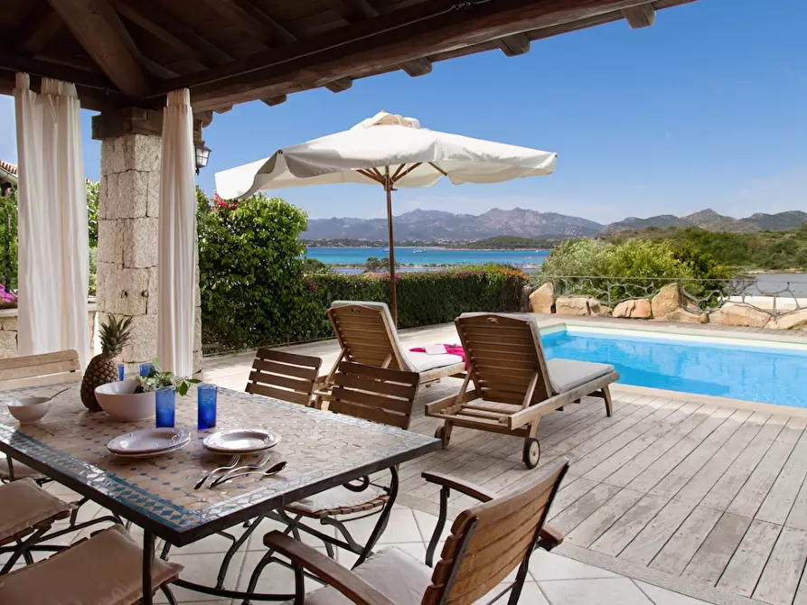 Immagine 2 di Villa in affitto  a San Teodoro