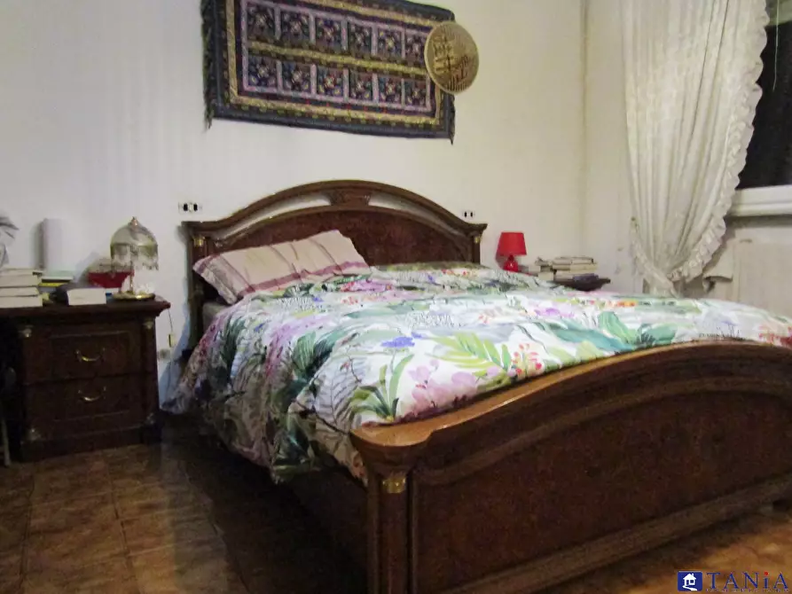 Immagine 8 di Appartamento in vendita  90 a Carrara