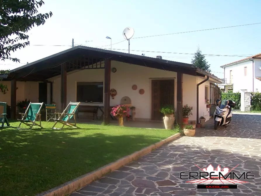 Immagine 7 di Villa in vendita  a Cepagatti