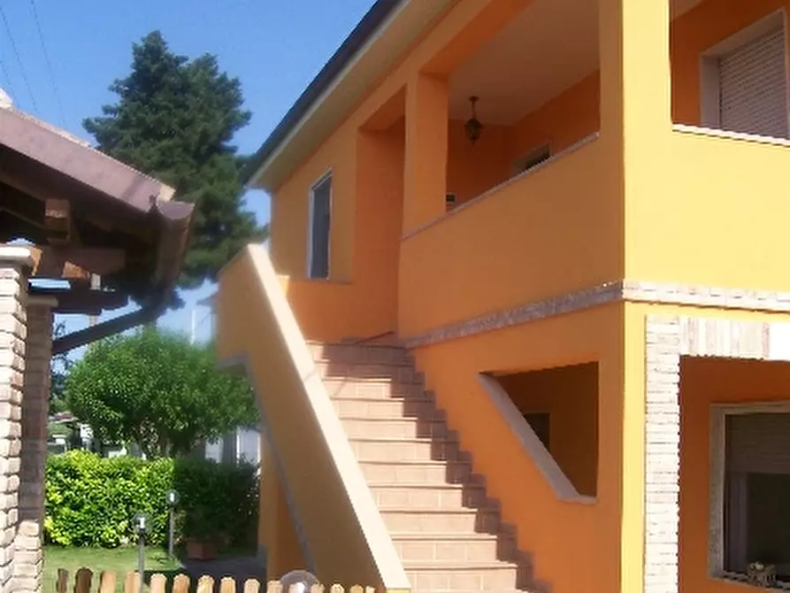 Immagine 4 di Villa in vendita  a Cepagatti