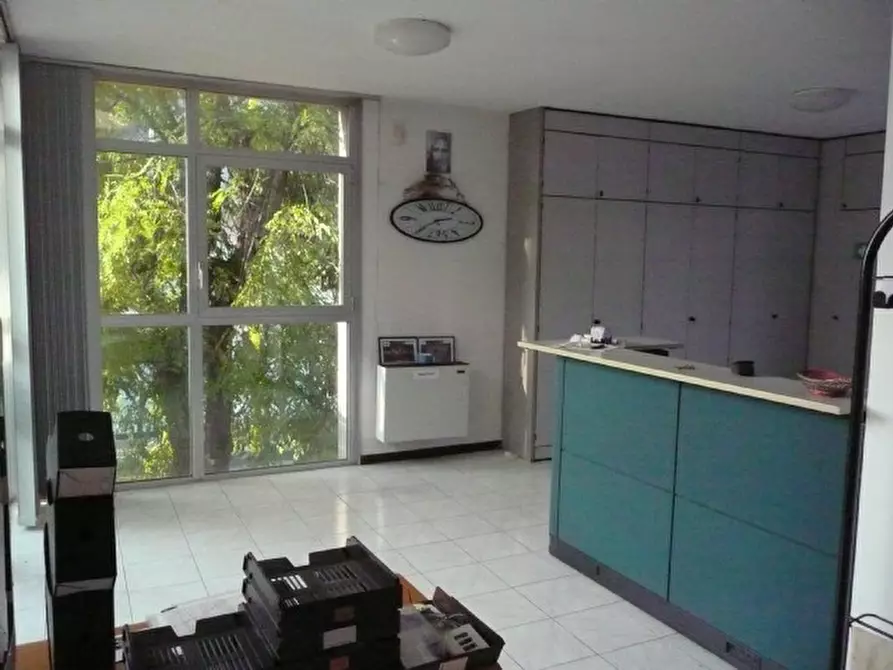 Immagine 2 di Ufficio in affitto  a Noceto