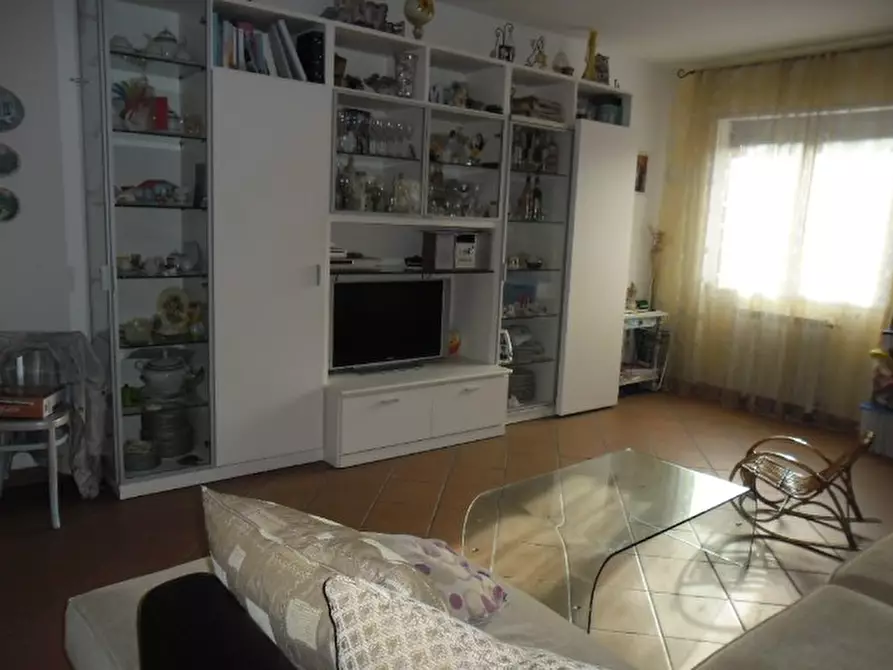 Immagine 2 di Appartamento in vendita  a Sarzana