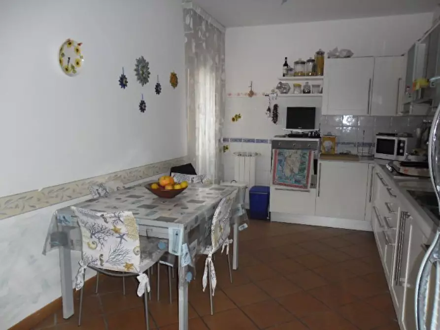 Immagine 3 di Appartamento in vendita  a Sarzana