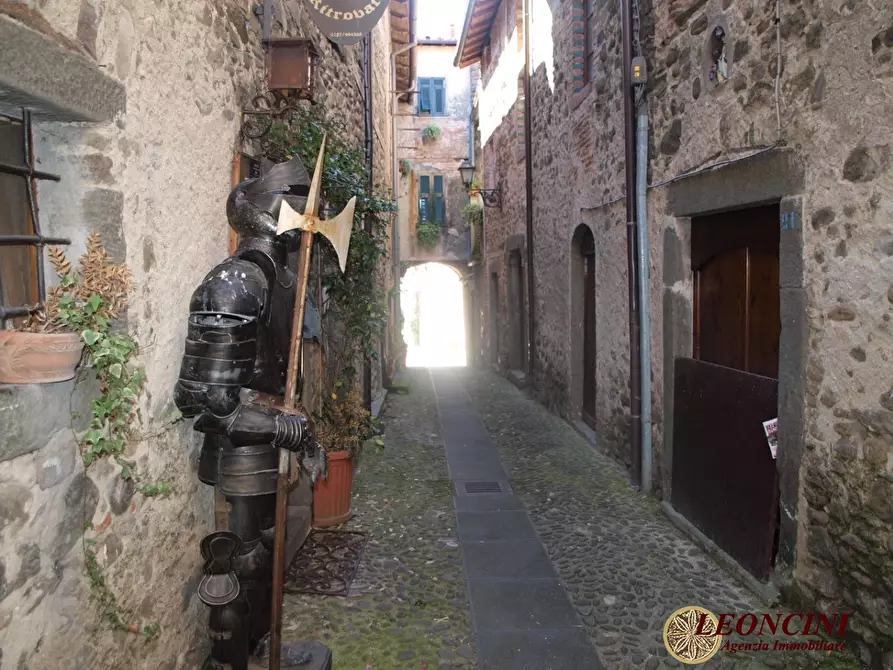 Immagine 2 di Negozio in vendita  a Villafranca In Lunigiana
