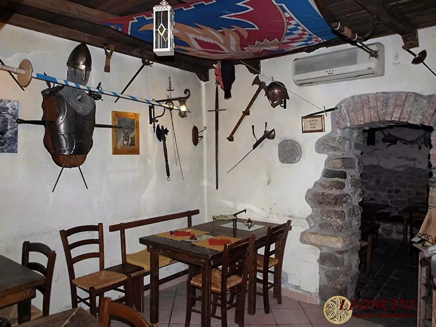 Immagine 3 di Negozio in vendita  a Villafranca In Lunigiana