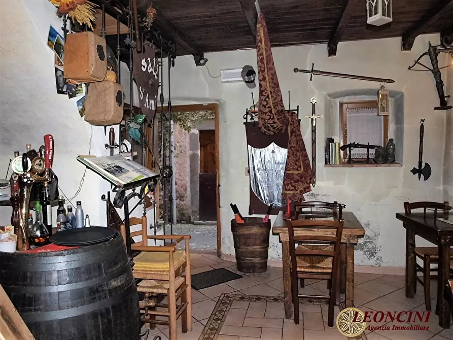Immagine 5 di Negozio in vendita  a Villafranca In Lunigiana