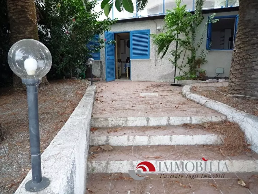 Immagine 2 di Villa in vendita  a Brancaleone