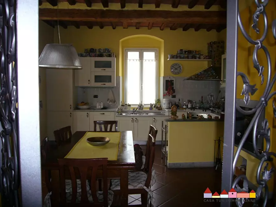 Immagine 3 di Appartamento in vendita  a Carrara