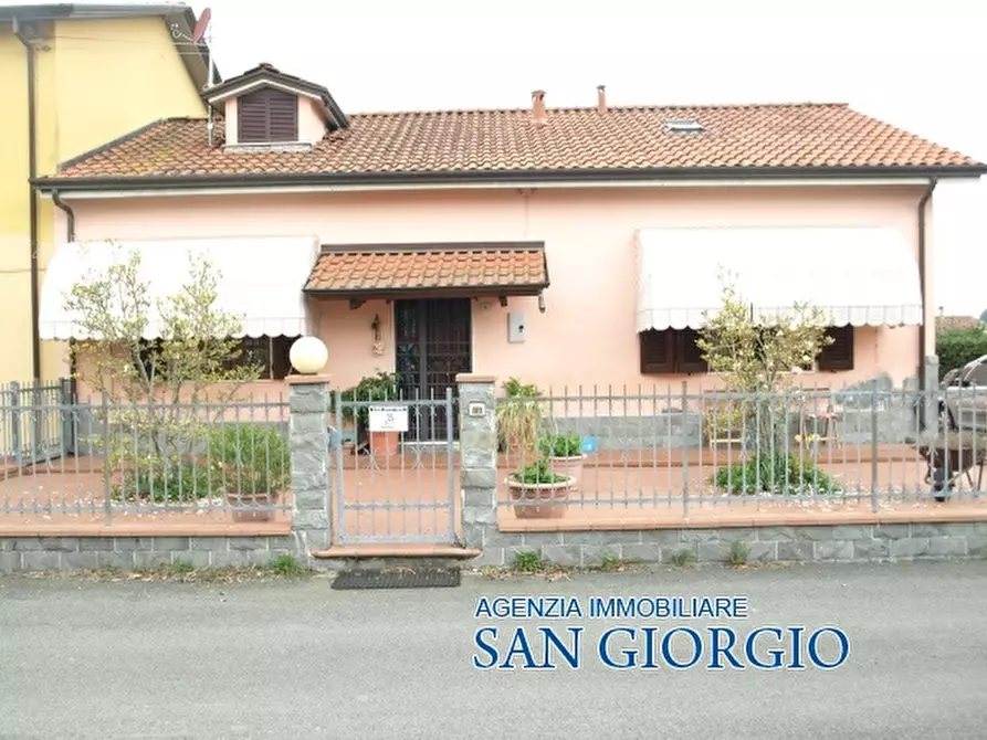 Immagine 1 di Casa semindipendente in vendita  a Santo Stefano Di Magra