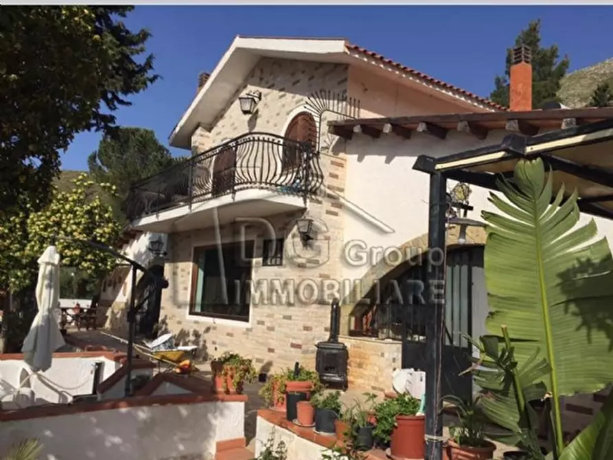 Immagine 2 di Villa in vendita  a Castellammare Del Golfo