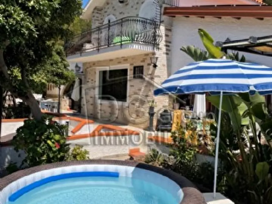 Immagine 7 di Villa in vendita  a Castellammare Del Golfo