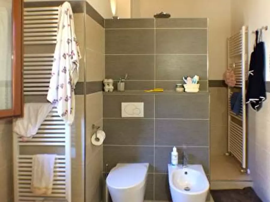 Immagine 8 di Casa semindipendente in vendita  a Castel Di Casio