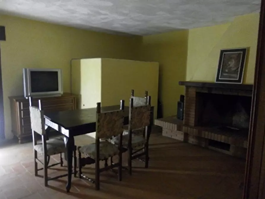 Immagine 9 di Villa in vendita  a Carrara