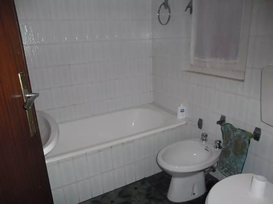 Immagine 7 di Casa indipendente in vendita  a Carrara