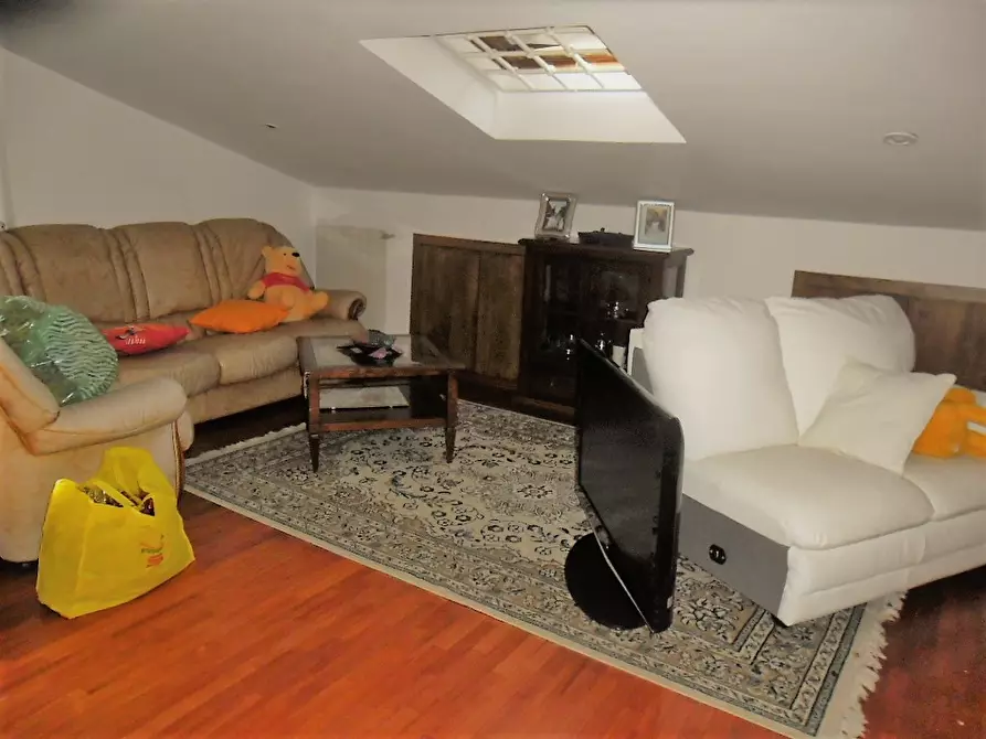 Immagine 8 di Villa in vendita  a Castelnuovo Magra