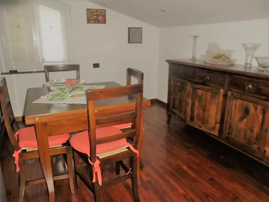 Immagine 9 di Villa in vendita  a Castelnuovo Magra