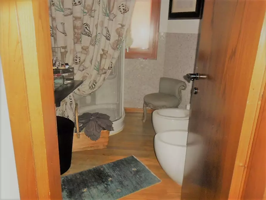 Immagine 9 di Appartamento in vendita  a Carrara