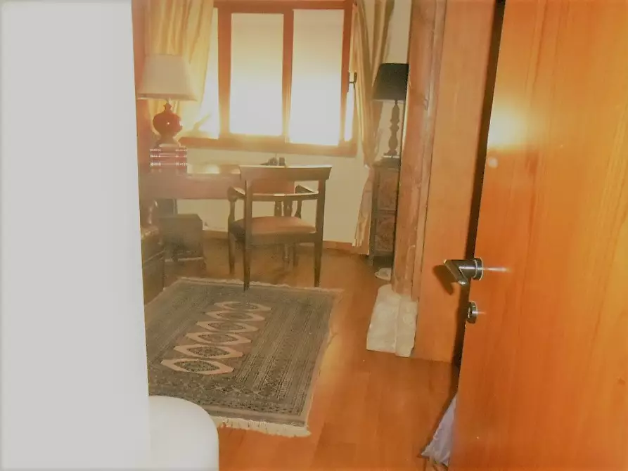 Immagine 8 di Appartamento in vendita  a Carrara