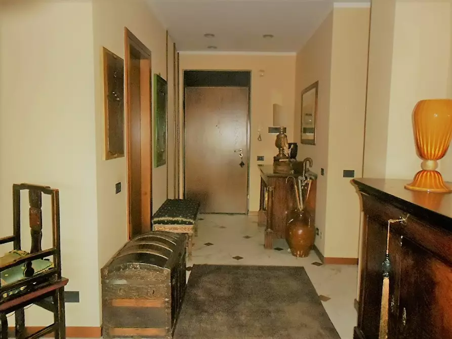 Immagine 4 di Appartamento in vendita  a Carrara