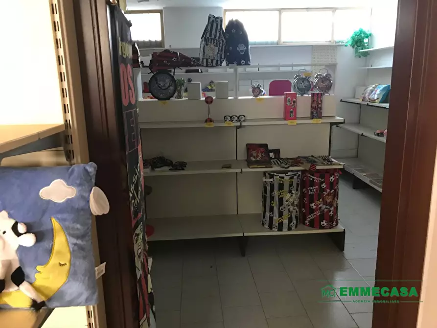 Immagine 3 di Magazzino in vendita  a Valenzano