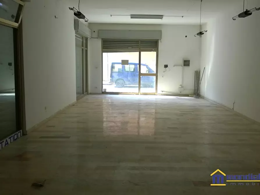 Immagine 4 di Negozio in vendita  a Pachino