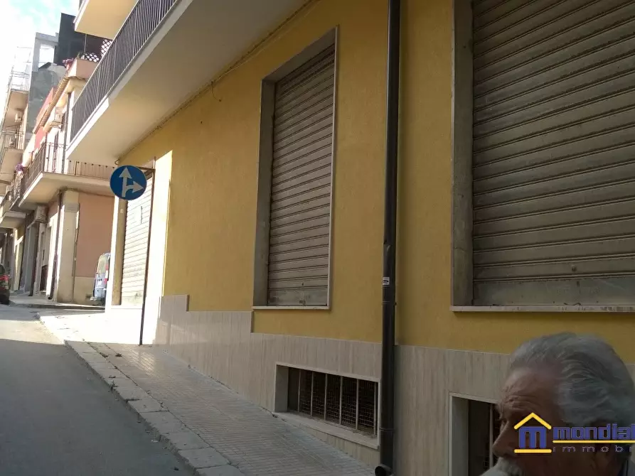 Immagine 3 di Negozio in vendita  a Pachino