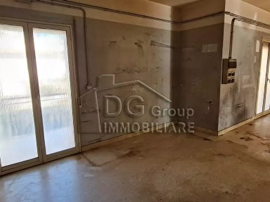 Immagine 10 di Negozio in affitto  a Alcamo