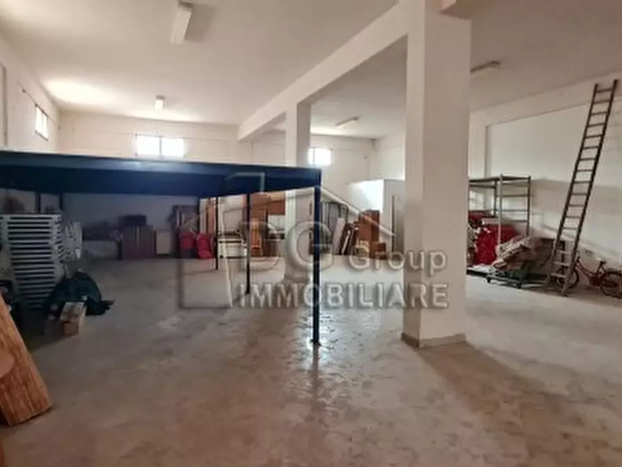 Immagine 4 di Negozio in vendita  a Alcamo